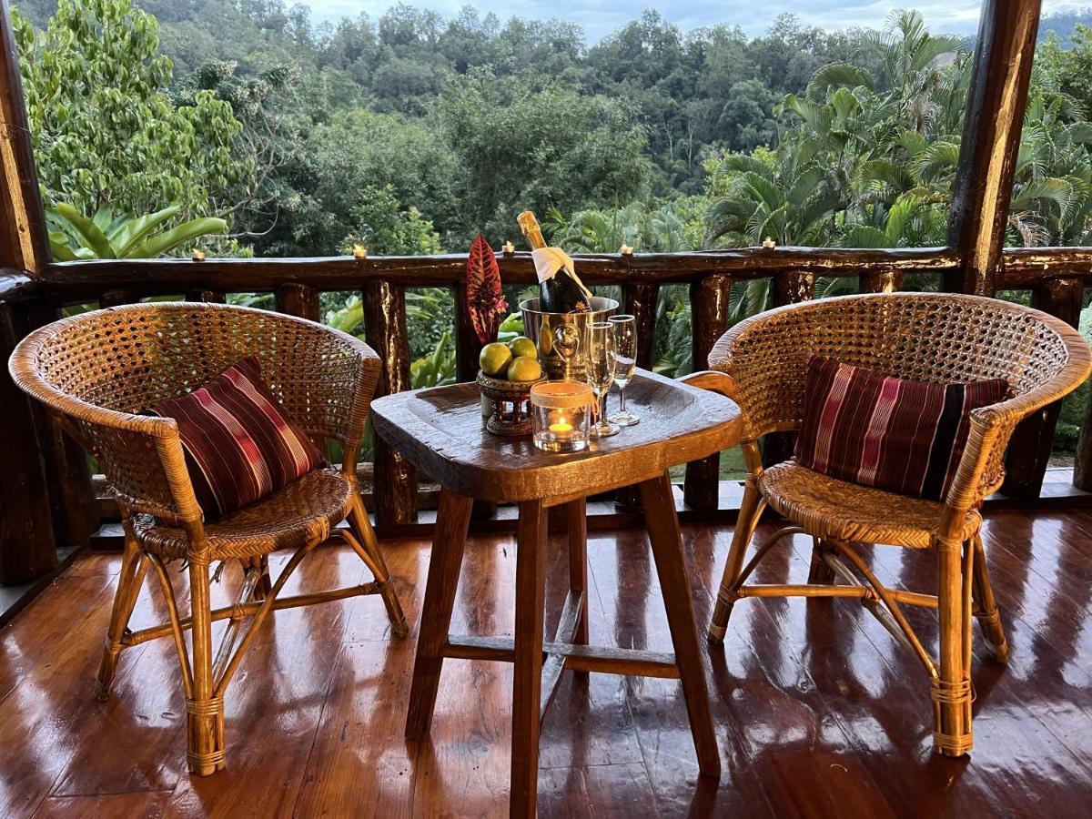 Kanlaya'S Eyrie, Luxury Homestay Pang Mapha Buitenkant foto