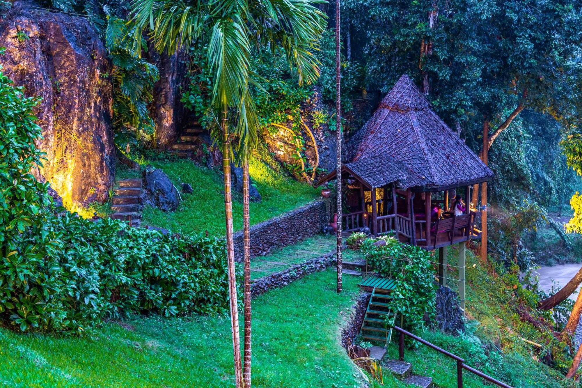 Kanlaya'S Eyrie, Luxury Homestay Pang Mapha Buitenkant foto