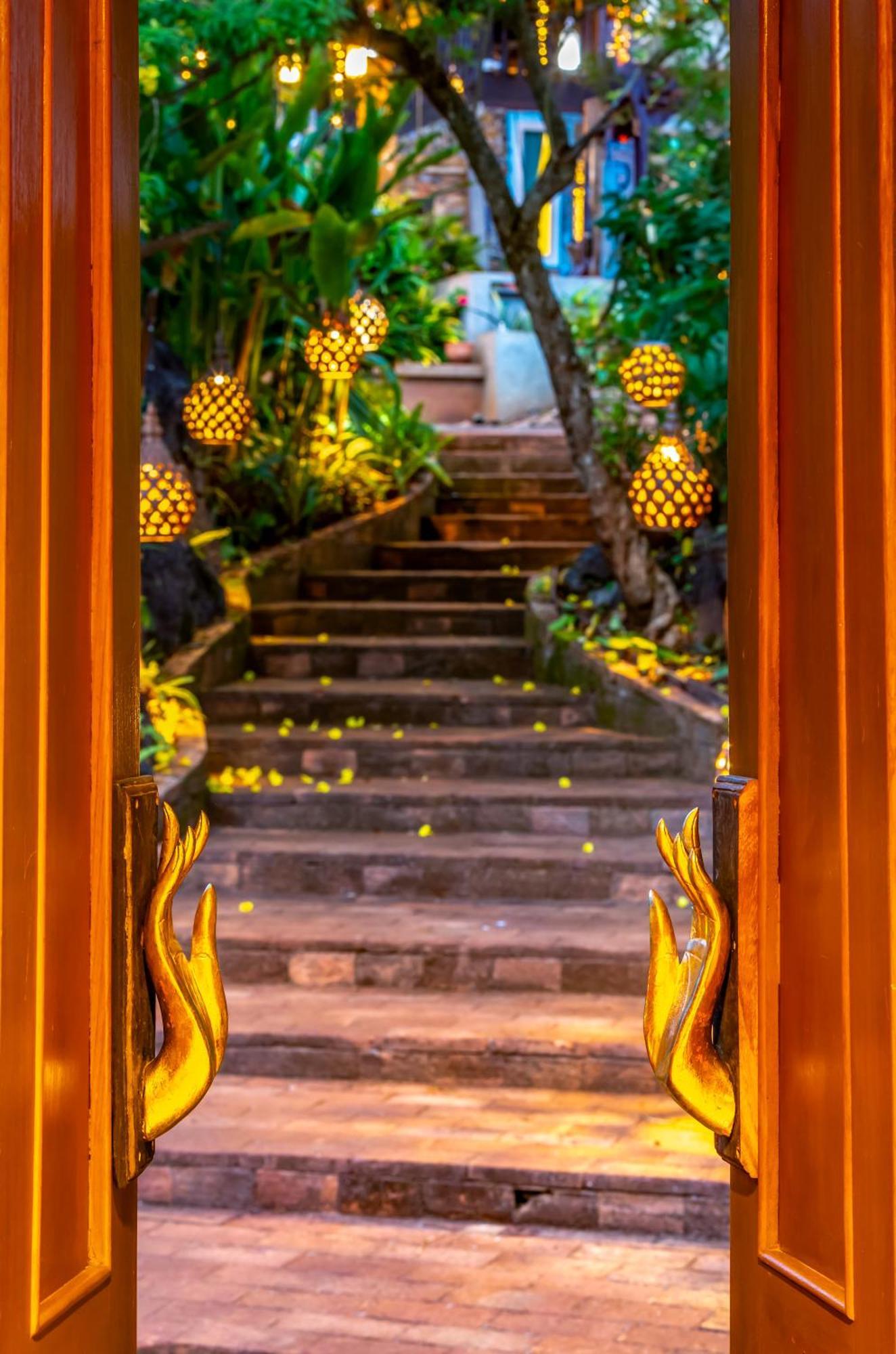 Kanlaya'S Eyrie, Luxury Homestay Pang Mapha Buitenkant foto